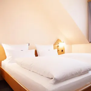 Lonac Hotel